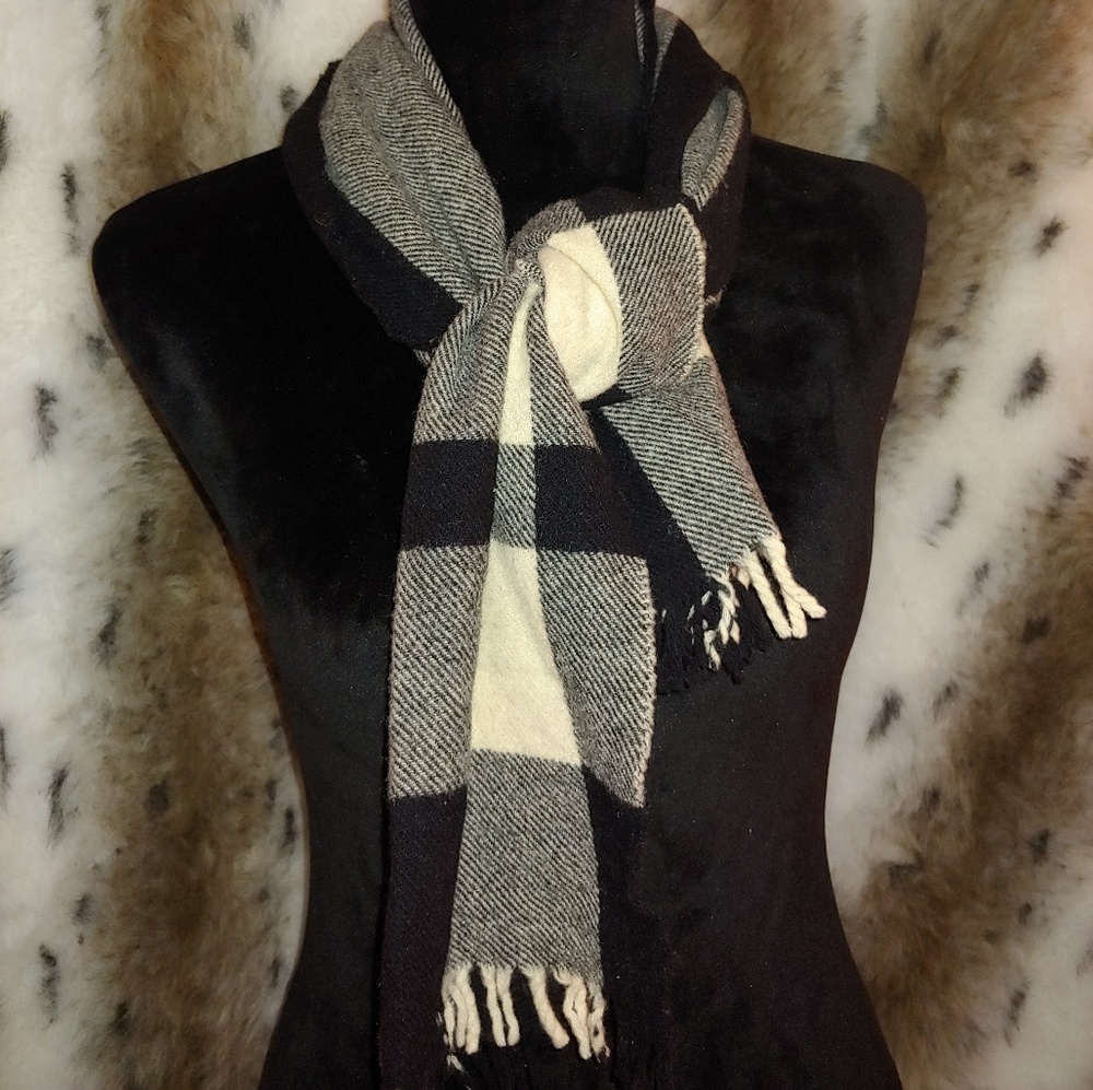 C. B. M. 🇮🇹 Italian scarf